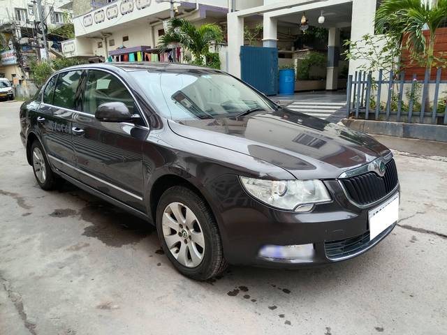 https://images10.gaadi.com/usedcar_image/4628466/original/processed_32ad62b8cc472a51ffd0e1e97a403116.jpg?imwidth=6400