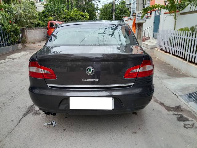 https://images10.gaadi.com/usedcar_image/4628466/original/processed_337d9960504bcc8d0461a191dc1cb163.jpg?imwidth=6402