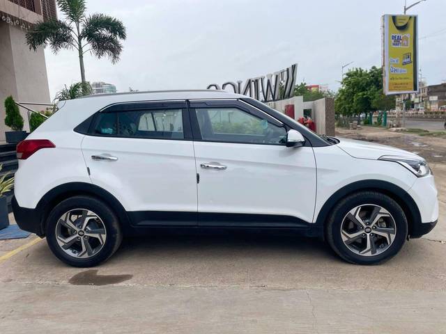 https://images10.gaadi.com/usedcar_image/4628480/original/processed_1447f6a9fbc4f279edd8f957ffe3a0ca.jpg?imwidth=6401