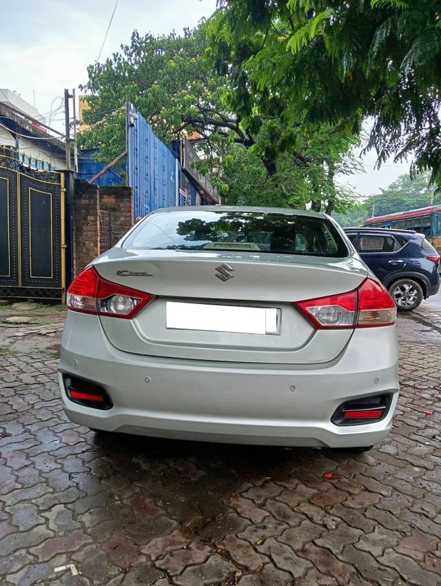 https://images10.gaadi.com/usedcar_image/4628503/original/processed_60f755195385651606ed83c3a5cb0ea4.jpg?imwidth=6401