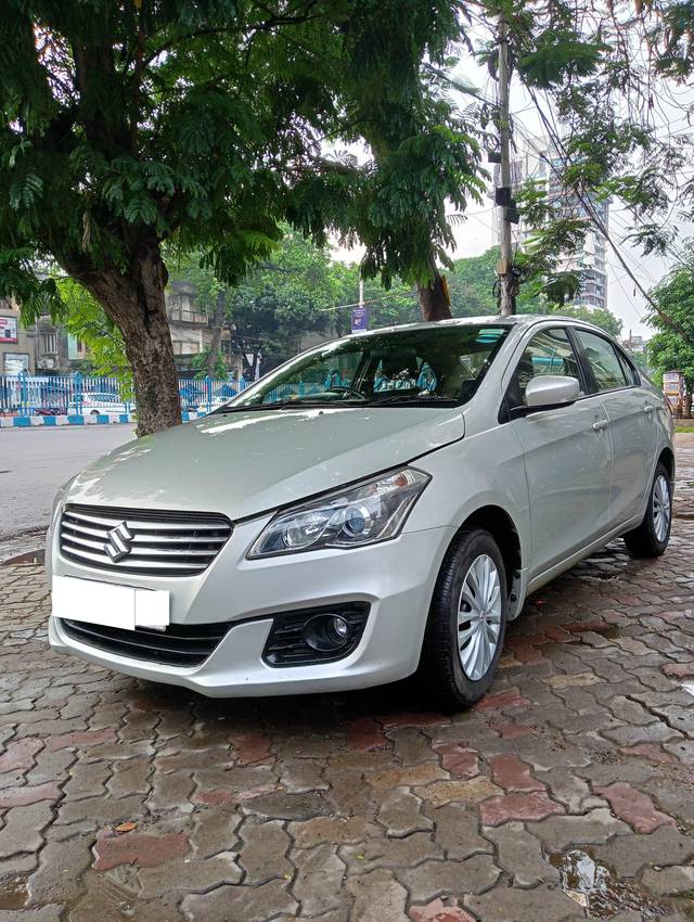 https://images10.gaadi.com/usedcar_image/4628503/original/processed_f7b2bd6dc257629c103d9c9b46e6e67c.jpg?imwidth=6402