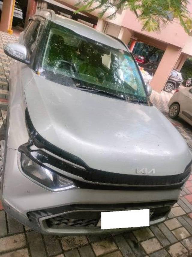 https://images10.gaadi.com/usedcar_image/4628509/original/processed_39e0faea-2927-4209-9c87-635f44f53c6f.jpeg?imwidth=6402