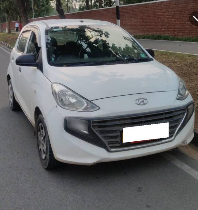 https://images10.gaadi.com/usedcar_image/4628530/original/processed_56c120fc-fda7-4882-998b-385a165fe77b.jpg?imwidth=6400