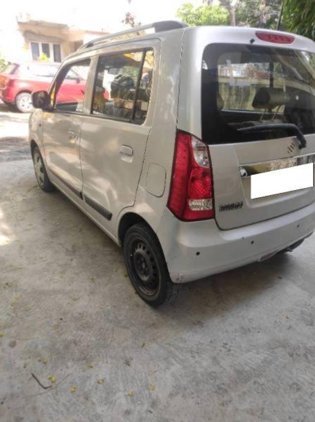 https://images10.gaadi.com/usedcar_image/4628532/original/processed_22149518-8e7e-4c17-845e-adf3a49af318.jpeg?imwidth=6400