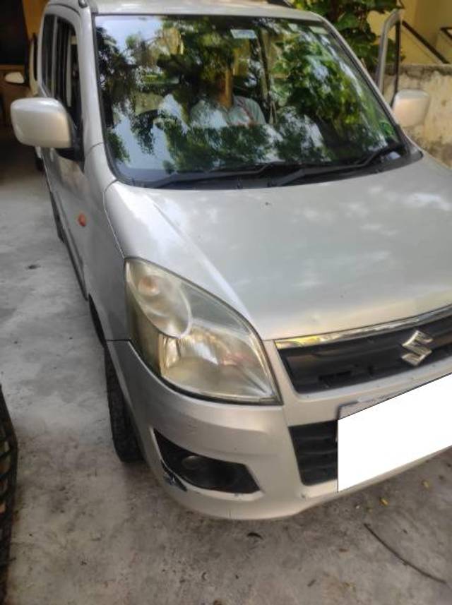 https://images10.gaadi.com/usedcar_image/4628532/original/processed_dd2e1c36-9a4c-4830-8fc7-8ca8efe2bed6.jpeg?imwidth=6401