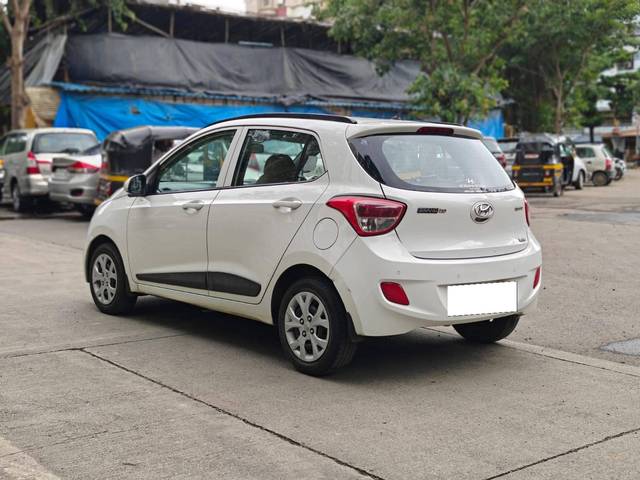 https://images10.gaadi.com/usedcar_image/4628537/original/processed_e447f8525149b466b13cf62226e58732.jpg?imwidth=6402