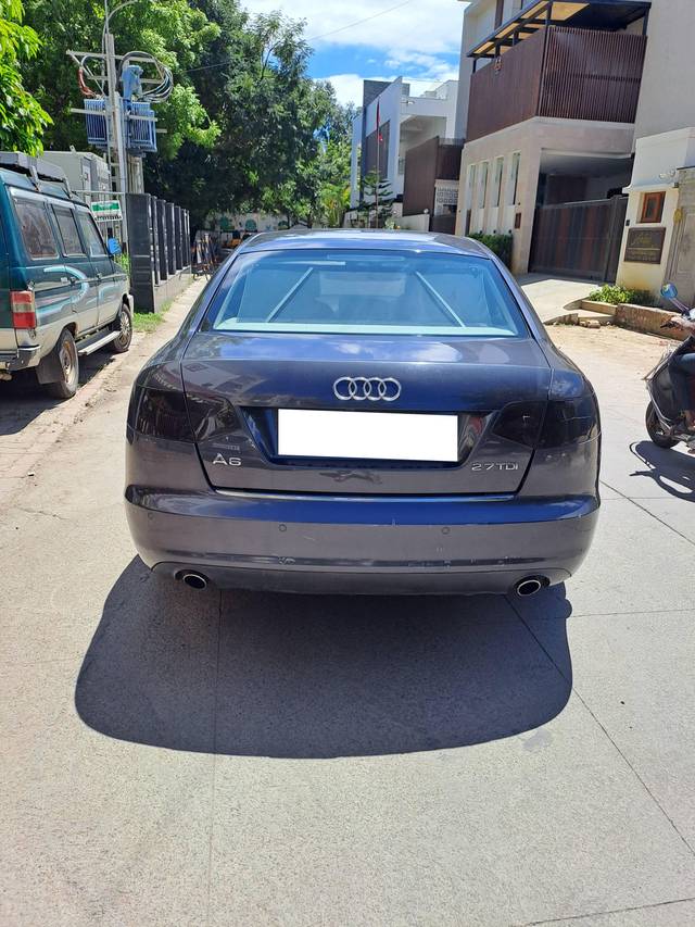 https://images10.gaadi.com/usedcar_image/4628546/original/processed_47bb5ba8-fca2-4843-bd8d-44f91f28dac0.jpg?imwidth=6401