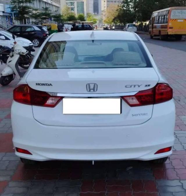 https://images10.gaadi.com/usedcar_image/4628566/original/processed_ab0bd11b-694d-46d4-8993-a34098184595.jpeg?imwidth=6400
