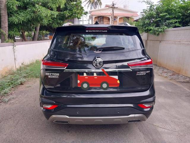 https://images10.gaadi.com/usedcar_image/4628601/original/processed_749e719a-5533-497d-b6a5-d6097663314e.jpg?imwidth=6401