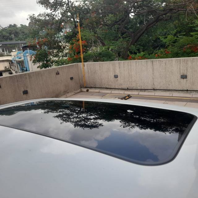 https://images10.gaadi.com/usedcar_image/4628602/original/9c1eb79c10aa51391bbcae12c7e607cb.jpeg?imwidth=6402