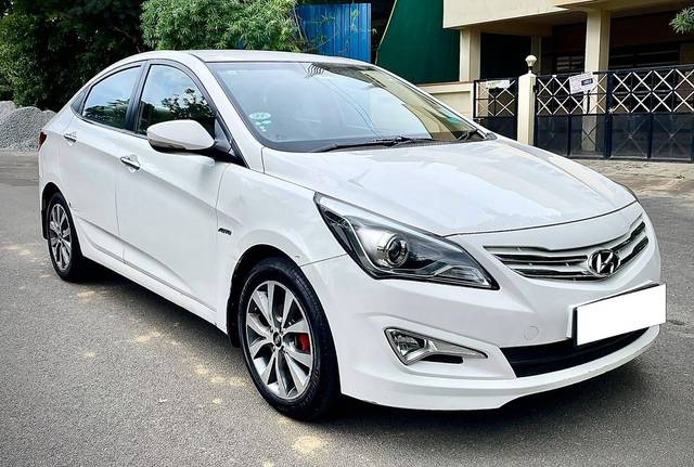 https://images10.gaadi.com/usedcar_image/4628609/original/processed_0584994229ddc9bb5503022bff9e60b9.jpg?imwidth=6400