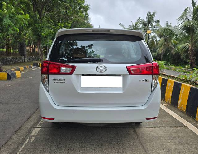 https://images10.gaadi.com/usedcar_image/4628621/original/processed_af43ee00f3f0439fba99a1b283c8c3fb.jpg?imwidth=6402
