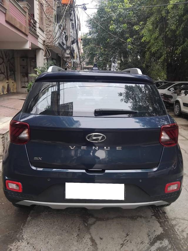 https://images10.gaadi.com/usedcar_image/4628626/original/processed_eef79a8aba786bc0795fc378ae5d47c2.jpg?imwidth=6402