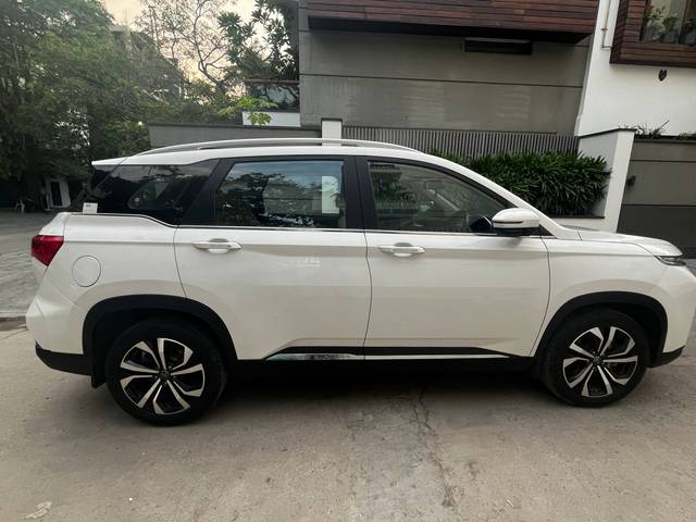 https://images10.gaadi.com/usedcar_image/4628638/original/230057ed860cf4f27d8c89fcfb95841a.jpg?imwidth=6401