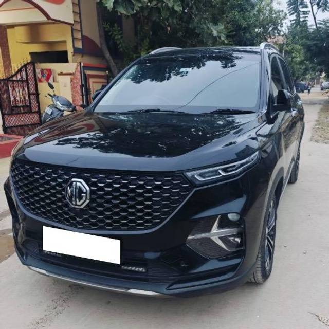 https://images10.gaadi.com/usedcar_image/4628656/original/processed_72ac1e4c-5b43-4429-80c5-0e3fdb4f5501.jpeg?imwidth=6402