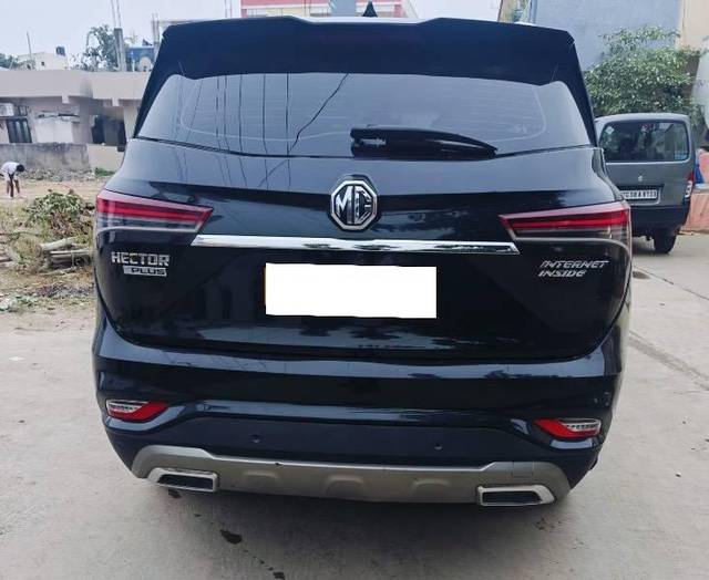 https://images10.gaadi.com/usedcar_image/4628656/original/processed_f3eafa9c-cff7-4c3d-b4b4-4608693d2727.jpeg?imwidth=6401