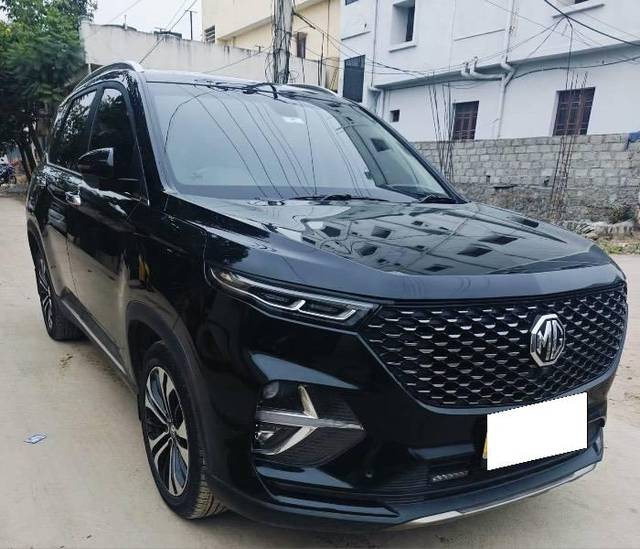 https://images10.gaadi.com/usedcar_image/4628656/original/processed_fae0cdf9-6fc0-49f6-9d09-62d156821483.jpeg?imwidth=6400