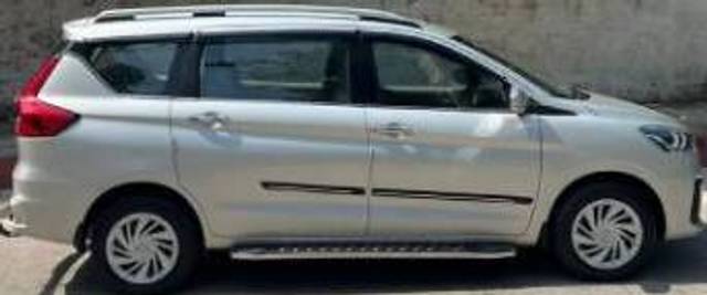 https://images10.gaadi.com/usedcar_image/4628658/original/processed_94556fe1-2ca7-46f8-a6b2-f40f0c0d7eac.jpg?imwidth=6401