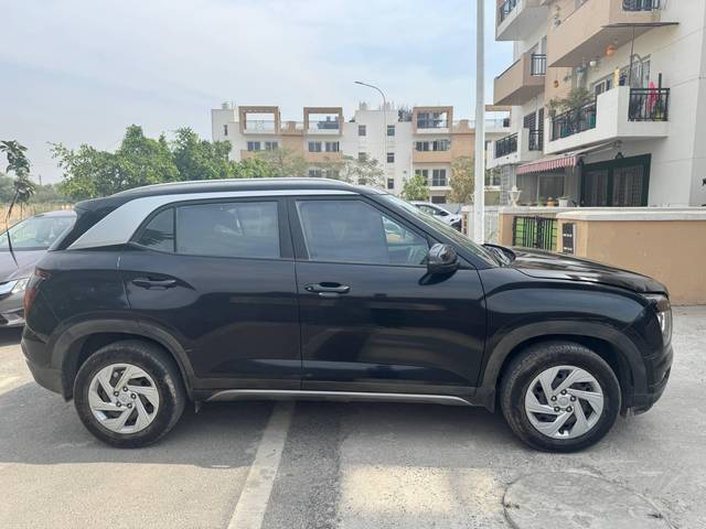 https://images10.gaadi.com/usedcar_image/4628666/original/processed_a6bd0d53-996a-4926-b9cb-3b0d5e0b0240.jpg?imwidth=6401
