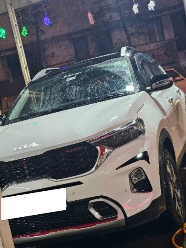 https://images10.gaadi.com/usedcar_image/4628670/original/processed_0de98359-3146-45a4-9c08-8b72470e7f8b.jpg?imwidth=6400