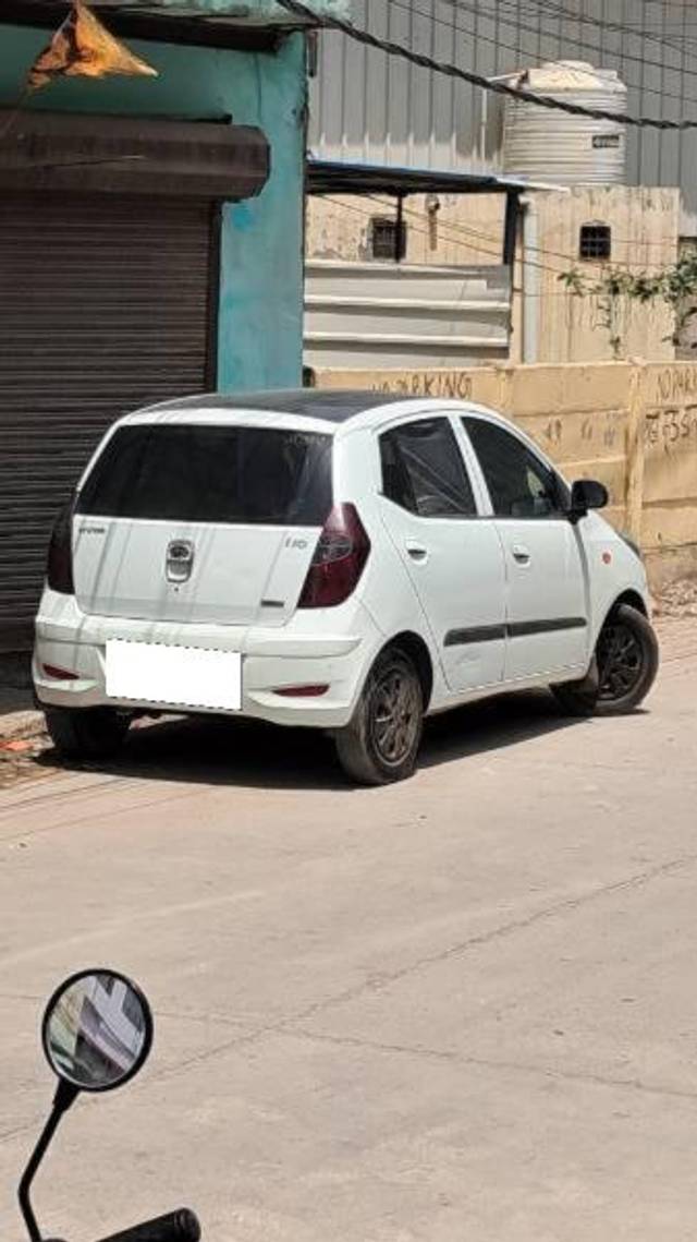 https://images10.gaadi.com/usedcar_image/4628675/original/processed_f73d0a3f-a89d-42d8-9d47-4f4c48fcbab5.jpg?imwidth=6401