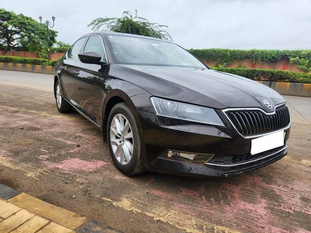 https://images10.gaadi.com/usedcar_image/4628734/original/processed_8fa0d2d919b6cf578951f536fcb728a8.jpg?imwidth=6400