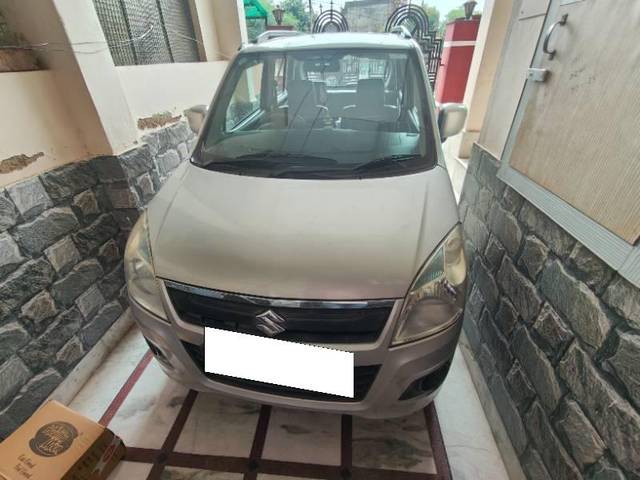 https://images10.gaadi.com/usedcar_image/4628748/original/processed_f8b2340c-826f-4620-8bb3-ce71c5f974f1.jpg?imwidth=6400