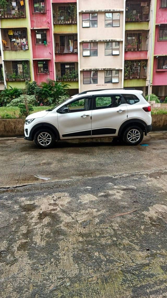https://images10.gaadi.com/usedcar_image/4628774/original/processed_62802e7b-7cd1-4e1b-a538-15329485e4a2.jpg?imwidth=6400