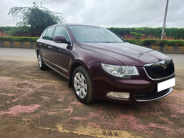 https://images10.gaadi.com/usedcar_image/4628795/original/processed_7c6a8001ee8648335cd13227d7596512.jpg?imwidth=6400