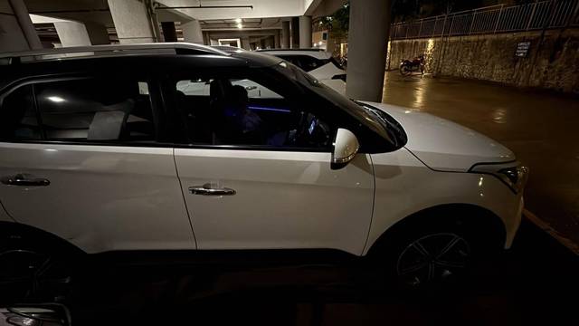 https://images10.gaadi.com/usedcar_image/4628856/original/processed_1987ec05-8fd2-43e2-b749-f62668056afc.jpg?imwidth=6400