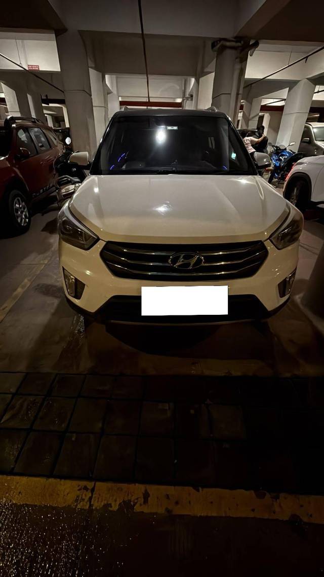 https://images10.gaadi.com/usedcar_image/4628856/original/processed_d404cad7-4750-44d0-8275-951c7c42371e.jpg?imwidth=6402