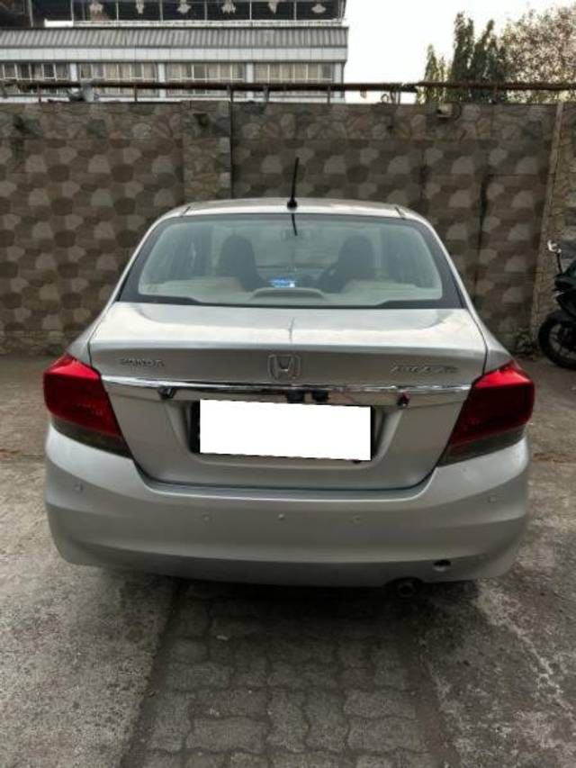 https://images10.gaadi.com/usedcar_image/4628875/original/processed_af5efb76-d0bc-47a2-b775-f07fb76b43e6.jpg?imwidth=6402