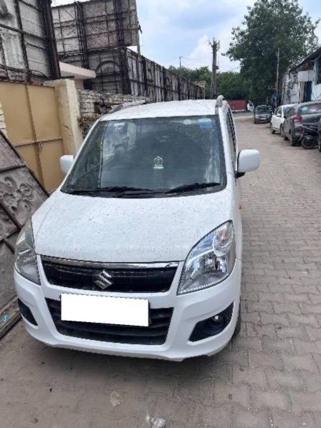 https://images10.gaadi.com/usedcar_image/4628899/original/processed_73627ad4-b369-4e06-8972-194fdda1172a.jpeg?imwidth=6400
