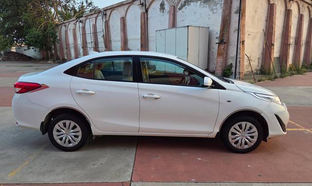 https://images10.gaadi.com/usedcar_image/4628915/original/556a8041e5c4d67b64455249668d7c4c.jpg?imwidth=6401