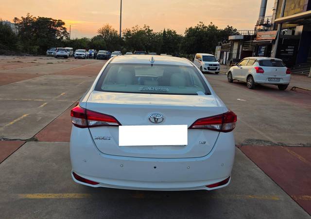 https://images10.gaadi.com/usedcar_image/4628915/original/processed_b892df206e16fe59b78c45e90af6cf4e.jpg?imwidth=6402