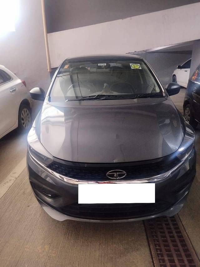 https://images10.gaadi.com/usedcar_image/4628938/original/processed_9e83c902-4343-446c-8b4b-9f91ec233525.jpg?imwidth=6400