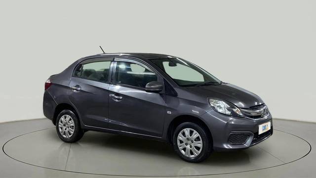 https://images10.gaadi.com/usedcar_image/4628995/original/84e31227b552e4fc251b9b44b7c5528c.jpg?imwidth=6400