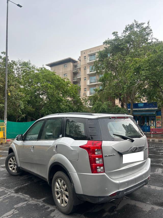 https://images10.gaadi.com/usedcar_image/4629018/original/processed_34b844deec97811e6e4ea92567c69f0c.jpg?imwidth=6402