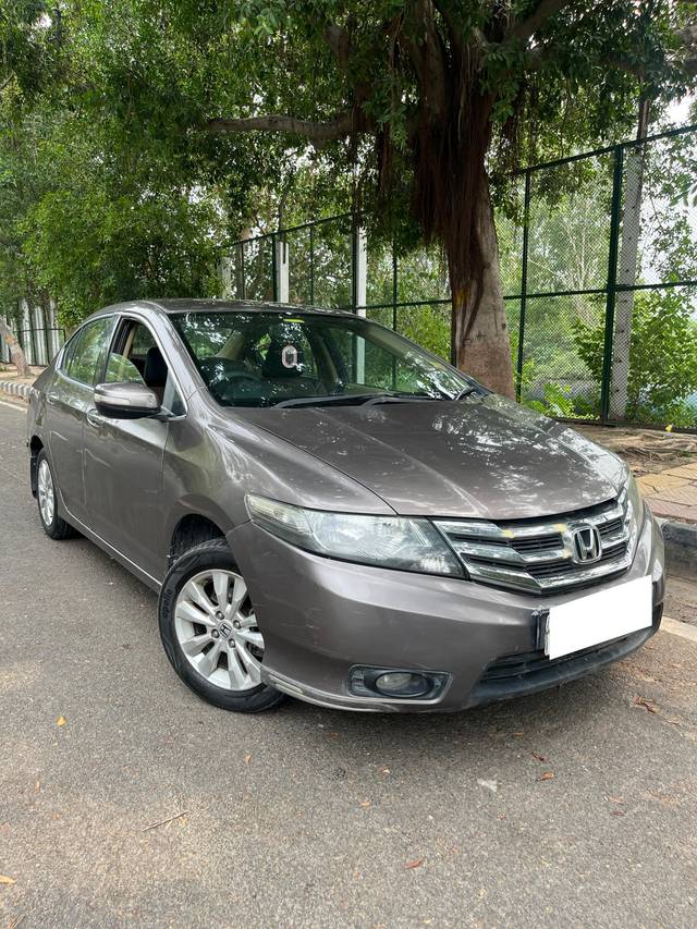 https://images10.gaadi.com/usedcar_image/4629020/original/processed_f36b056b145e993bc90f407703498c6c.jpg?imwidth=6400