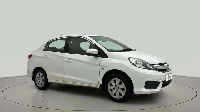 https://images10.gaadi.com/usedcar_image/4629022/original/2d30529099e47e4885023b1e88437462.jpg?imwidth=6400