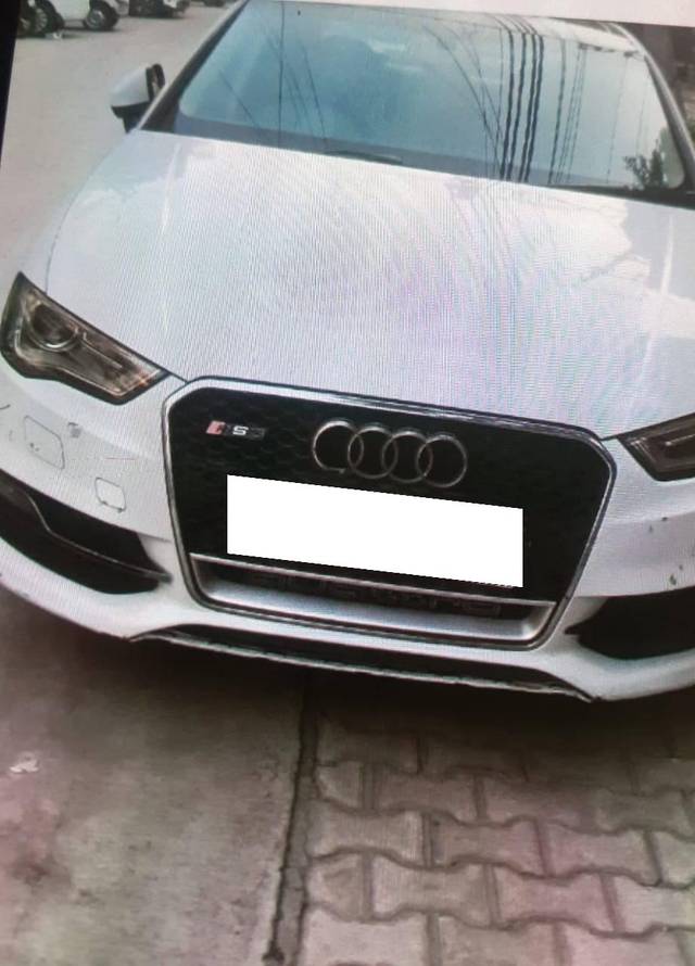 https://images10.gaadi.com/usedcar_image/4629045/original/processed_dea353f8-be3a-44eb-9204-6f02abaaa58e.jpg?imwidth=6402