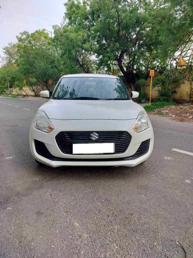 https://images10.gaadi.com/usedcar_image/4629085/original/processed_579da1afba29e0e312df1b255f9713f8.jpg?imwidth=6402