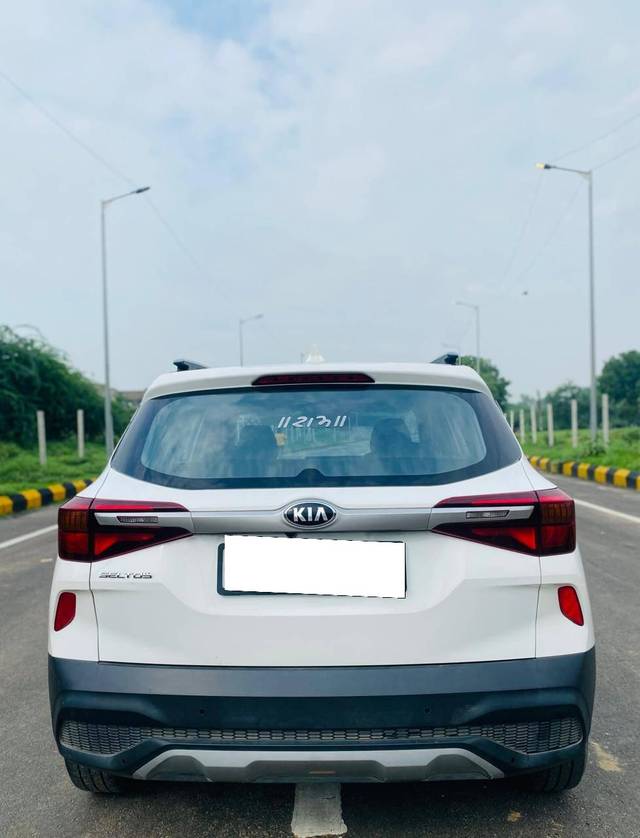https://images10.gaadi.com/usedcar_image/4629089/original/processed_55931e8b-6640-4c41-9bf0-b669dd5c8579.jpg?imwidth=6401