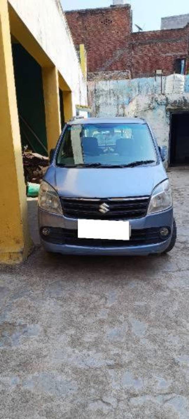 https://images10.gaadi.com/usedcar_image/4629090/original/processed_749430a7-b941-41c1-9092-90d0cc82d212.jpg?imwidth=6400