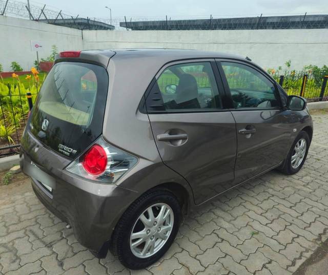 https://images10.gaadi.com/usedcar_image/4629097/original/processed_30df7e718d583baa0d1d96a4789d7eea.jpg?imwidth=6402