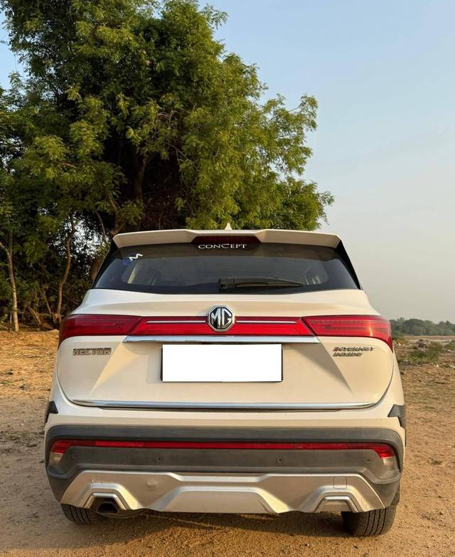 https://images10.gaadi.com/usedcar_image/4629098/original/processed_df719b7d-25c8-4f8a-a7e8-a86239840664.jpg?imwidth=6402