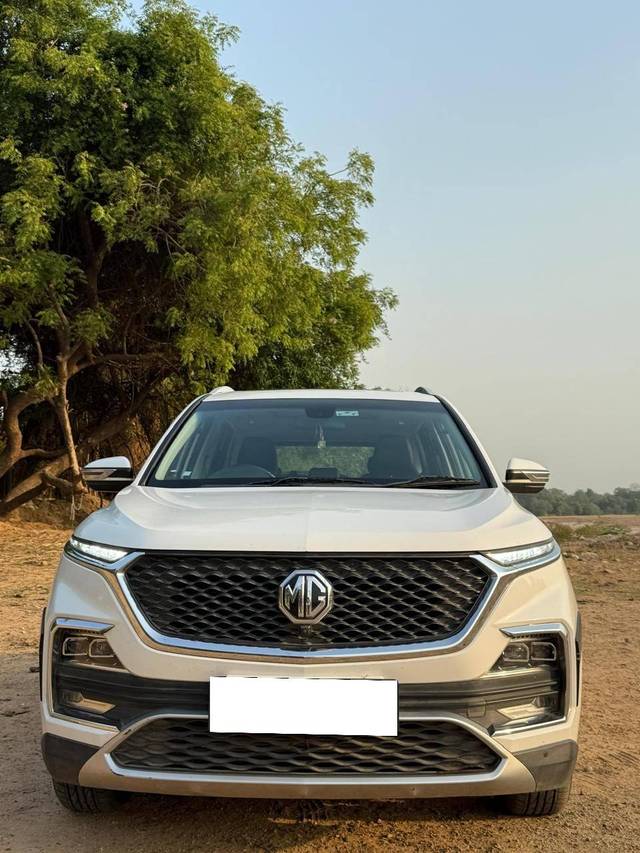https://images10.gaadi.com/usedcar_image/4629098/original/processed_e24a9c84-d902-4559-8b40-27ff47f95fa1.jpg?imwidth=6400