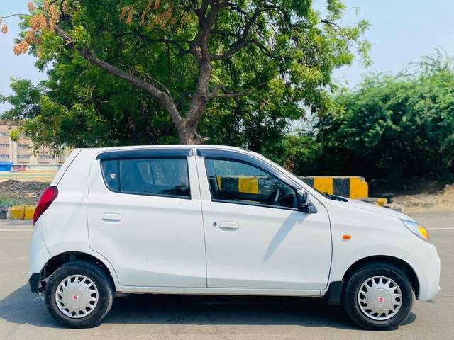 https://images10.gaadi.com/usedcar_image/4629103/original/processed_1bd656cb-132b-42aa-838b-721b2527bda4.jpg?imwidth=6401