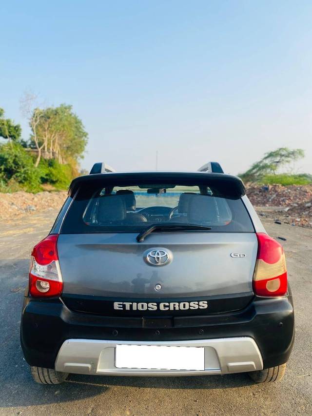 https://images10.gaadi.com/usedcar_image/4629105/original/processed_3a25b1ad-658a-4e35-8c83-37f65d8b016b.jpg?imwidth=6402