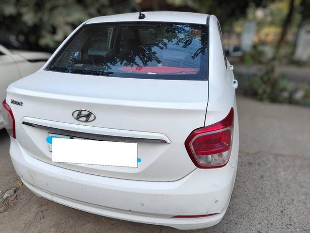 https://images10.gaadi.com/usedcar_image/4629128/original/processed_1ef52438-90c3-4381-86f5-0caa39a8287c.jpg?imwidth=6401